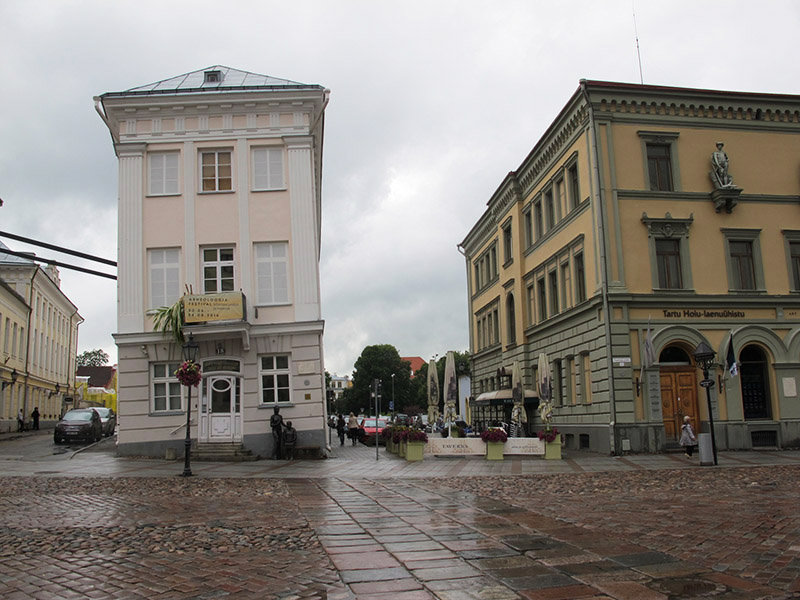 Maison penchée de Tartu
