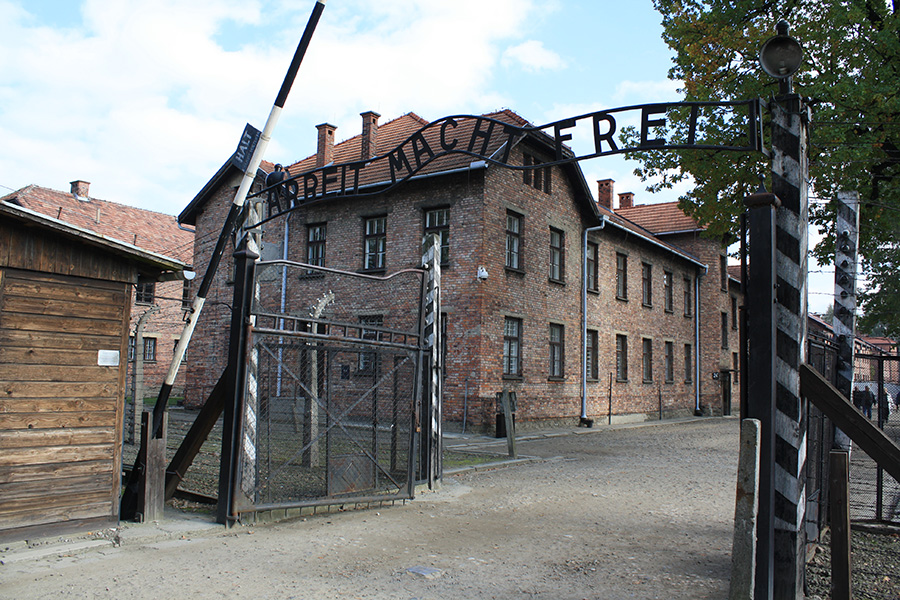 Portail d'entrée Auschwitz I : Archbeit macht frei