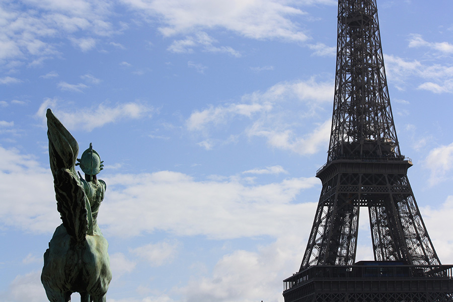 Vue sur la tour Eiffel depuis pont