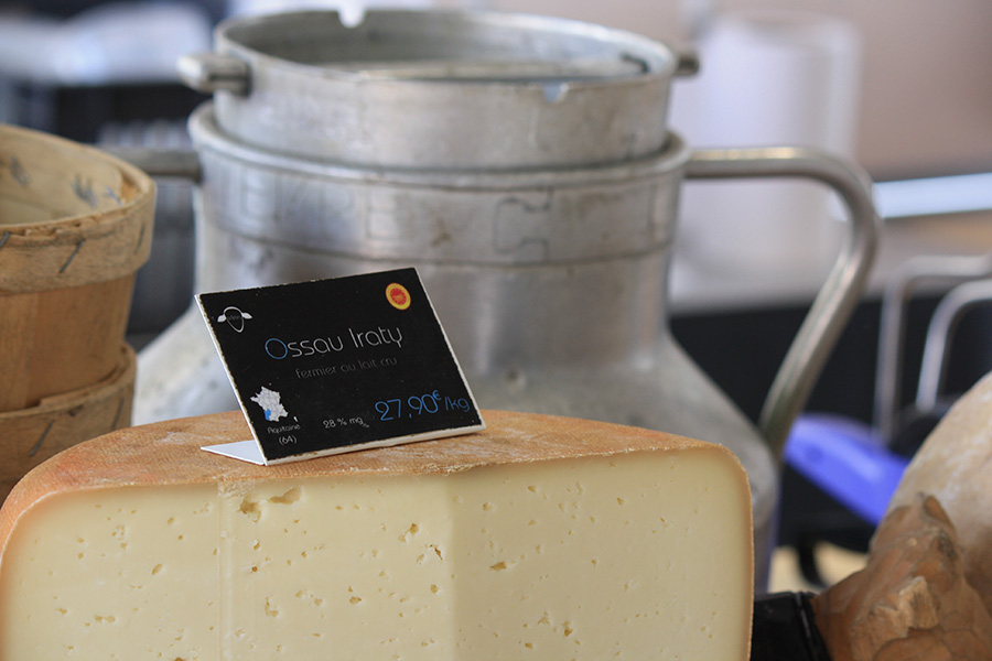 Fromage Ossau Iraty sur le marché d'Anglet