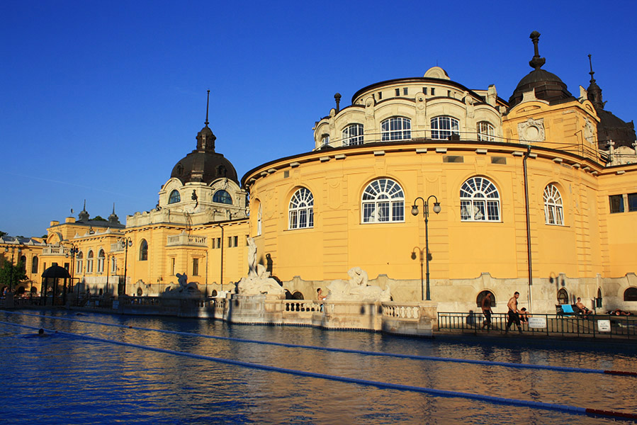 Extérieur des bains , thermes de Budapest