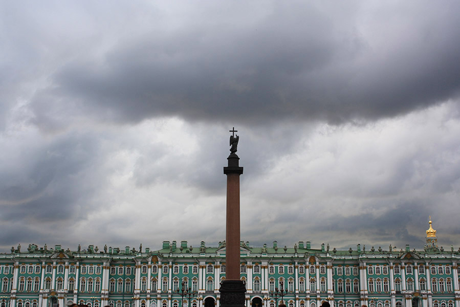 Colonne d'Alexandre devant l'Ermitage