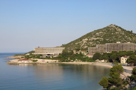 Lire la suite à propos de l’article Ex-yougoslavie : hôtels abandonnés de Kupari