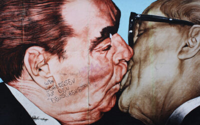 #Cliché n°1 : Le baiser du Mur de Berlin