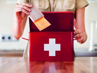 Lire la suite à propos de l’article Entre vaccins et trousse de soins de voyage